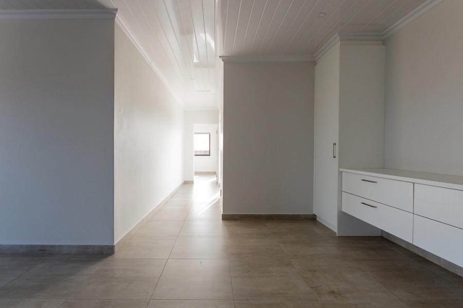 6 Bedroom Property for Sale in Myburgh Park Western Cape